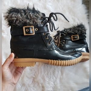Size 6 Black Snow Boots